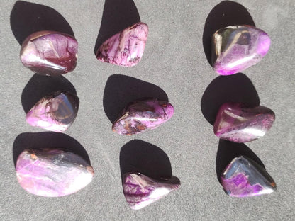 Sugilith ~ Dekostein Heilstein Meditation Energie Edelstein Trommelstein Kristall Mineral Energie Lila pink Investition Wertanlage Natürlich - Art of Nature Berlin