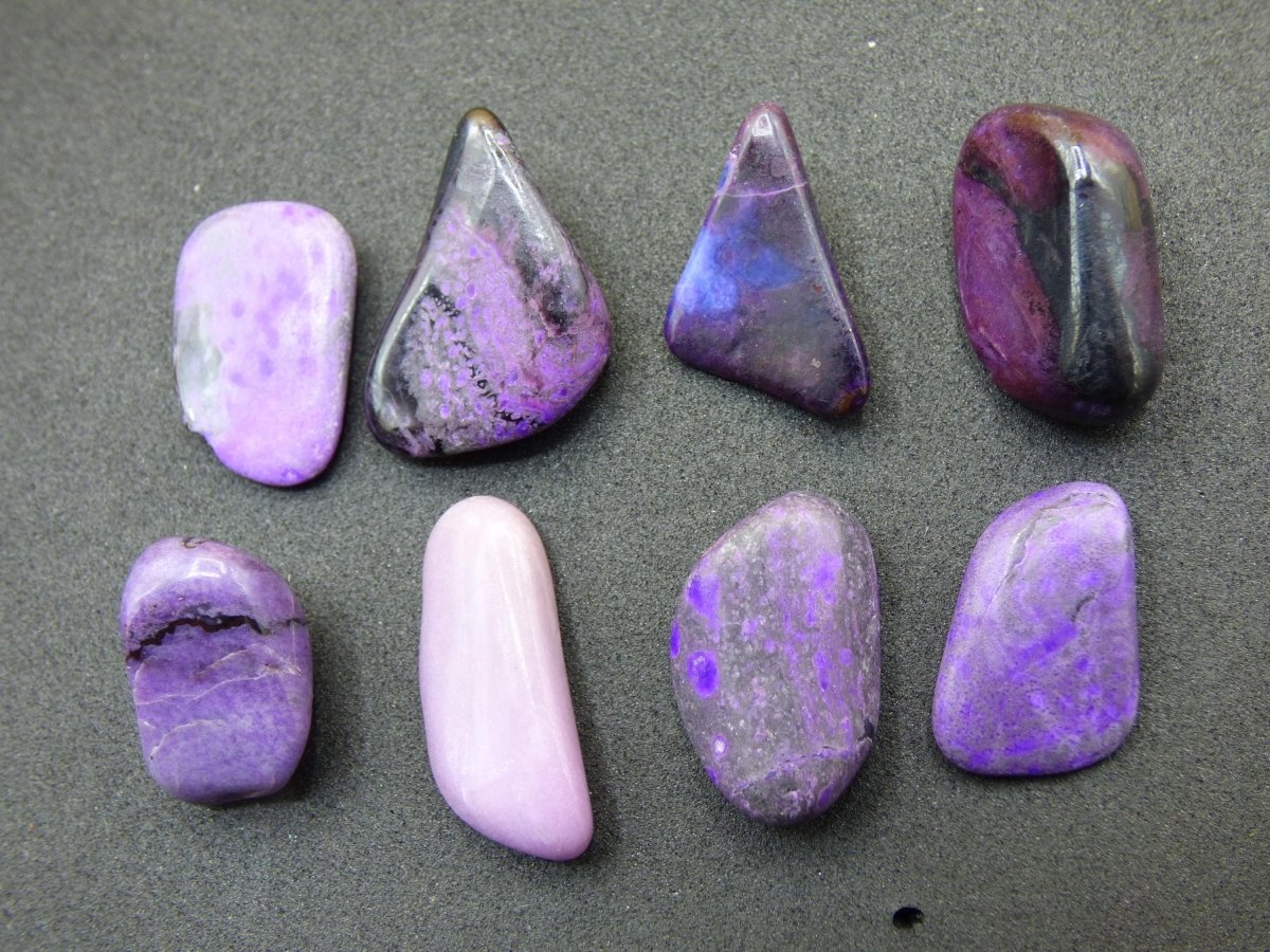 Sugilith ~ Dekostein Heilstein Meditation Energie Edelstein Trommelstein Kristall Mineral Energie Lila pink Investition Wertanlage Natürlich - Art of Nature Berlin