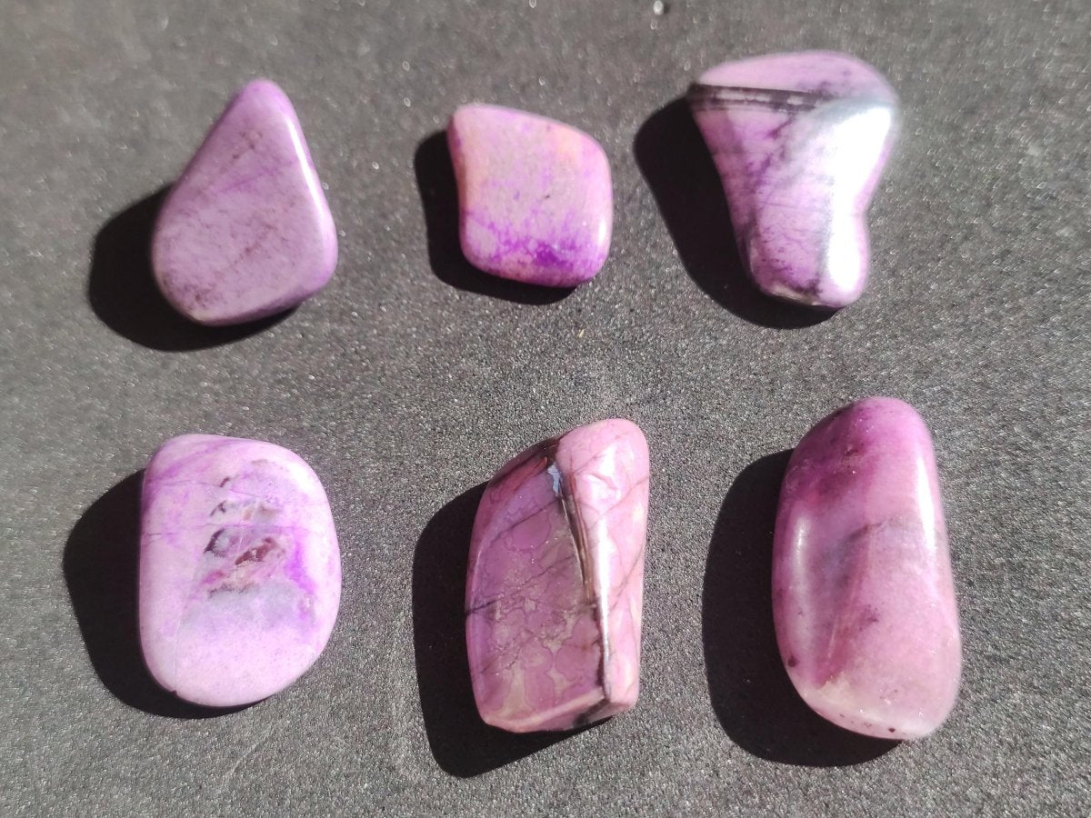 Sugilith ~ Dekostein Heilstein Meditation Energie Edelstein Trommelstein Kristall Mineral Energie Lila pink Investition Wertanlage Natürlich - Art of Nature Berlin