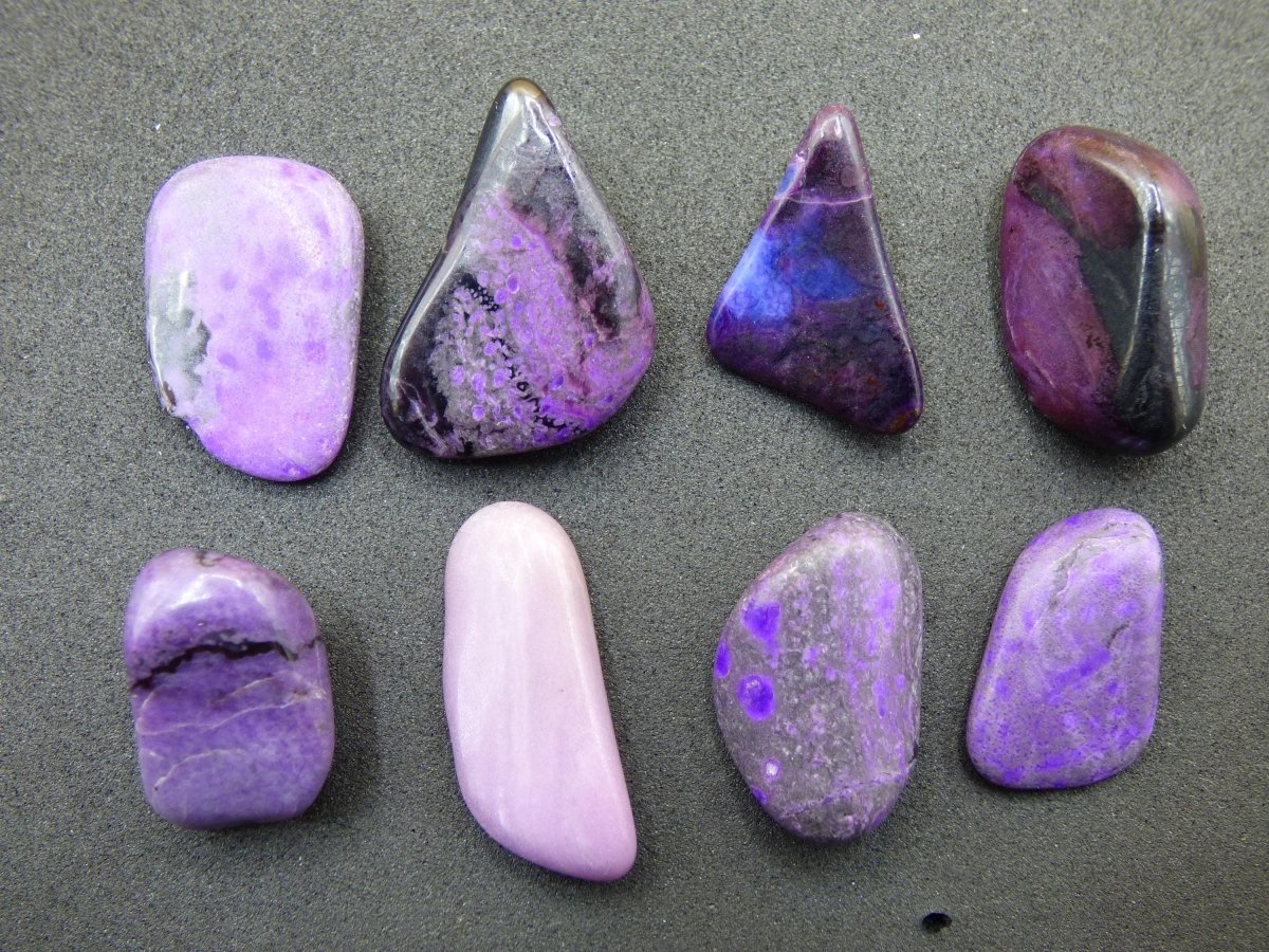 Sugilith ~ Dekostein Heilstein Meditation Energie Edelstein Trommelstein Kristall Mineral Energie Lila pink Investition Wertanlage Natürlich - Art of Nature Berlin