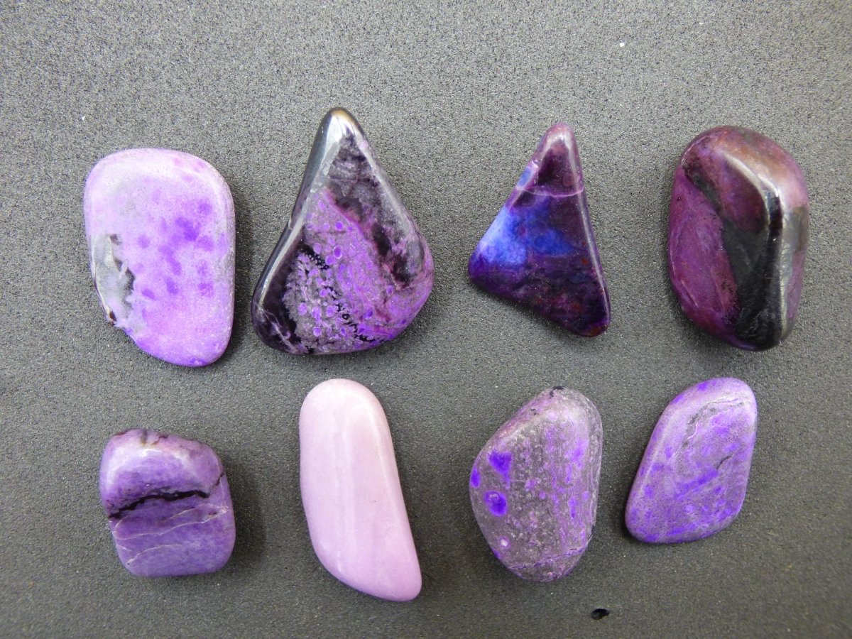 Sugilith ~ Dekostein Heilstein Meditation Energie Edelstein Trommelstein Kristall Mineral Energie Lila pink Investition Wertanlage Natürlich - Art of Nature Berlin