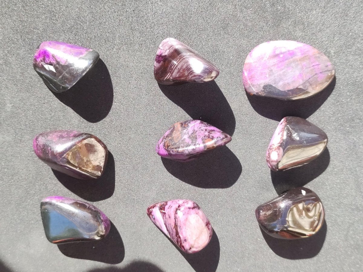 Sugilith ~ Dekostein Heilstein Meditation Energie Edelstein Trommelstein Kristall Mineral Energie Lila pink Investition Wertanlage Natürlich - Art of Nature Berlin