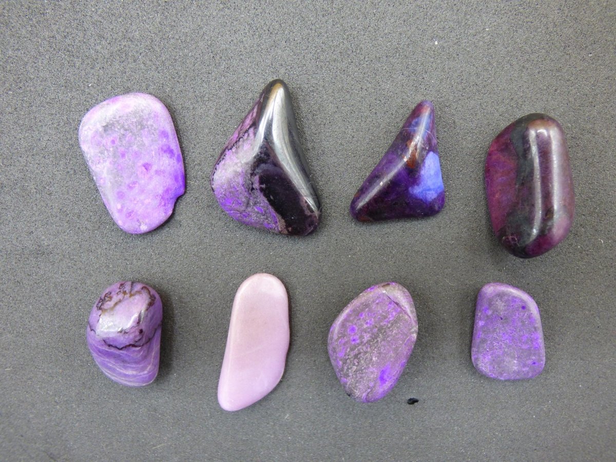 Sugilith ~ Dekostein Heilstein Meditation Energie Edelstein Trommelstein Kristall Mineral Energie Lila pink Investition Wertanlage Natürlich - Art of Nature Berlin