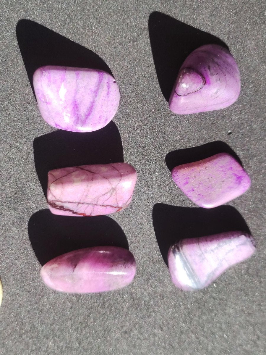 Sugilith ~ Dekostein Heilstein Meditation Energie Edelstein Trommelstein Kristall Mineral Energie Lila pink Investition Wertanlage Natürlich - Art of Nature Berlin
