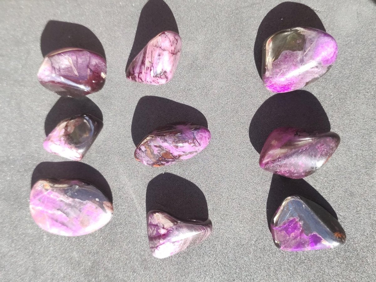 Sugilith ~ Dekostein Heilstein Meditation Energie Edelstein Trommelstein Kristall Mineral Energie Lila pink Investition Wertanlage Natürlich - Art of Nature Berlin