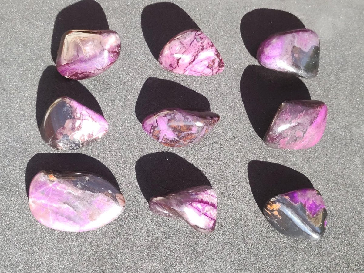 Sugilith ~ Dekostein Heilstein Meditation Energie Edelstein Trommelstein Kristall Mineral Energie Lila pink Investition Wertanlage Natürlich - Art of Nature Berlin