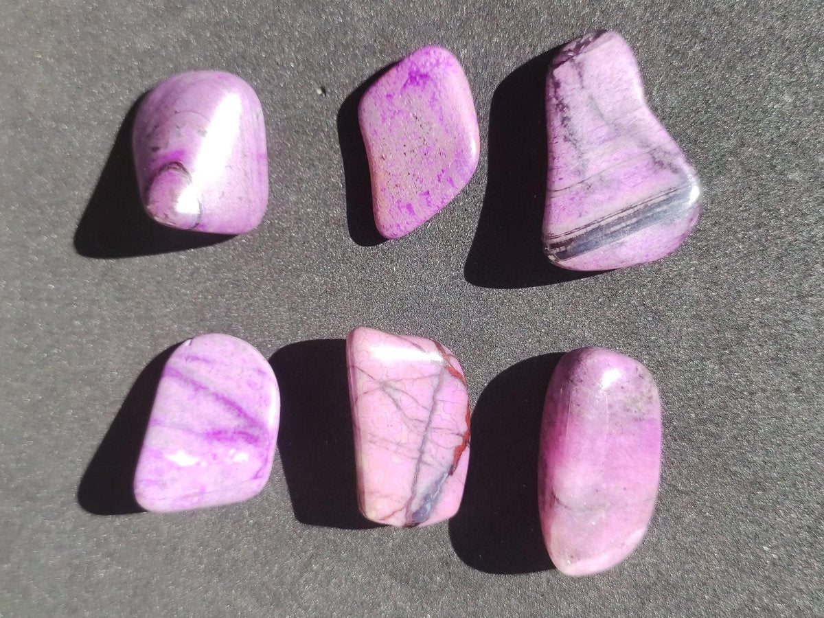 Sugilith ~ Dekostein Heilstein Meditation Energie Edelstein Trommelstein Kristall Mineral Energie Lila pink Investition Wertanlage Natürlich - Art of Nature Berlin