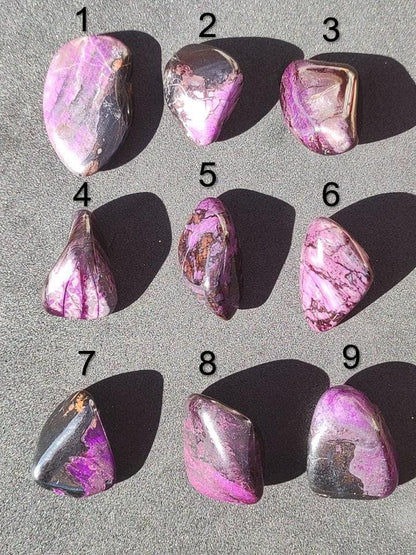 Sugilith ~ Dekostein Heilstein Meditation Energie Edelstein Trommelstein Kristall Mineral Energie Lila pink Investition Wertanlage Natürlich - Art of Nature Berlin