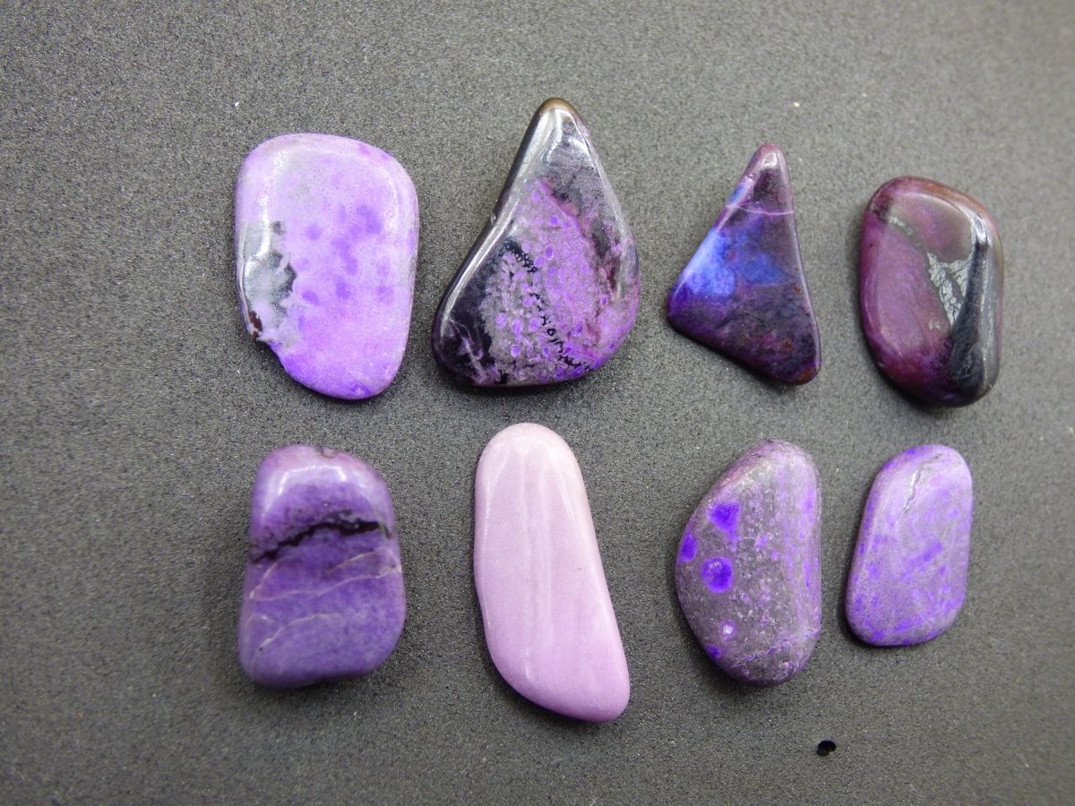 Sugilith ~ Dekostein Heilstein Meditation Energie Edelstein Trommelstein Kristall Mineral Energie Lila pink Investition Wertanlage Natürlich - Art of Nature Berlin