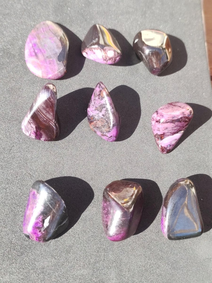 Sugilith ~ Dekostein Heilstein Meditation Energie Edelstein Trommelstein Kristall Mineral Energie Lila pink Investition Wertanlage Natürlich - Art of Nature Berlin