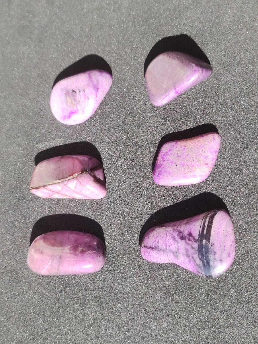 Sugilith ~ Dekostein Heilstein Meditation Energie Edelstein Trommelstein Kristall Mineral Energie Lila pink Investition Wertanlage Natürlich - Art of Nature Berlin