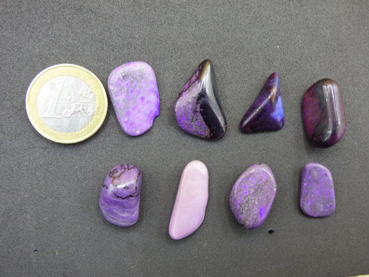 Sugilith ~ Dekostein Heilstein Meditation Energie Edelstein Trommelstein Kristall Mineral Energie Lila pink Investition Wertanlage Natürlich - Art of Nature Berlin