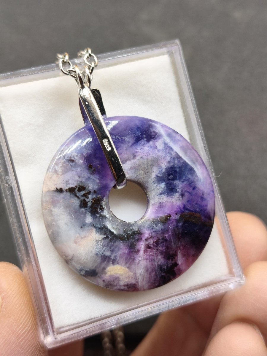 Sugilith Edelstein Kette 925 Sterling Silber Mineral Sammler Natur Heilstein Rarität Sugilite Energie AAA Meditation Selten Schutz Donut - Art of Nature Berlin