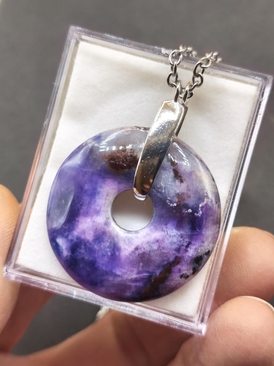 Sugilith Edelstein Kette 925 Sterling Silber Mineral Sammler Natur Heilstein Rarität Sugilite Energie AAA Meditation Selten Schutz Donut - Art of Nature Berlin