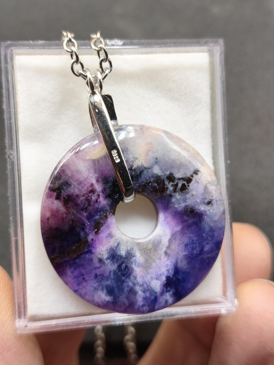 Sugilith Edelstein Kette 925 Sterling Silber Mineral Sammler Natur Heilstein Rarität Sugilite Energie AAA Meditation Selten Schutz Donut - Art of Nature Berlin