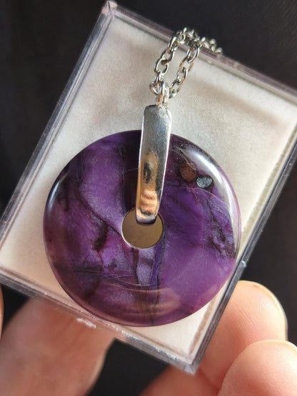 Sugilith Edelstein Kette 925 Sterling Silber Mineral Sammler Natur Heilstein Rarität Sugilite Energie AAA Meditation Selten Schutz Donut - Art of Nature Berlin
