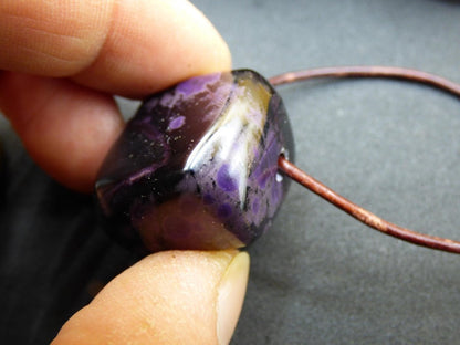 Sugilith Edelstein Kette selten Rarität Ethno Nature Heilstein Geschenk Weihnachten Er Sie Mann Frau Sammler lila Sugilite Wertanlage - Art of Nature Berlin