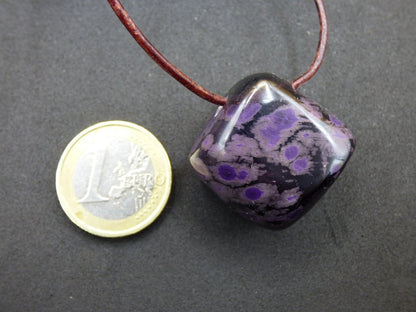 Sugilith Edelstein Kette selten Rarität Ethno Nature Heilstein Geschenk Weihnachten Er Sie Mann Frau Sammler lila Sugilite Wertanlage - Art of Nature Berlin