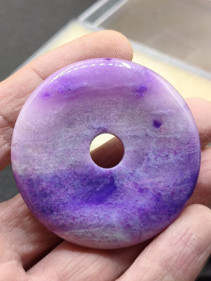 Sugilith Gel AAAAA Kette 90s Vintage 50mm Edel Donut Edelstein Kristall Mineral Selten Rarität Sammler lila Geschenk Hochzeit Museumsstück - Art of Nature Berlin