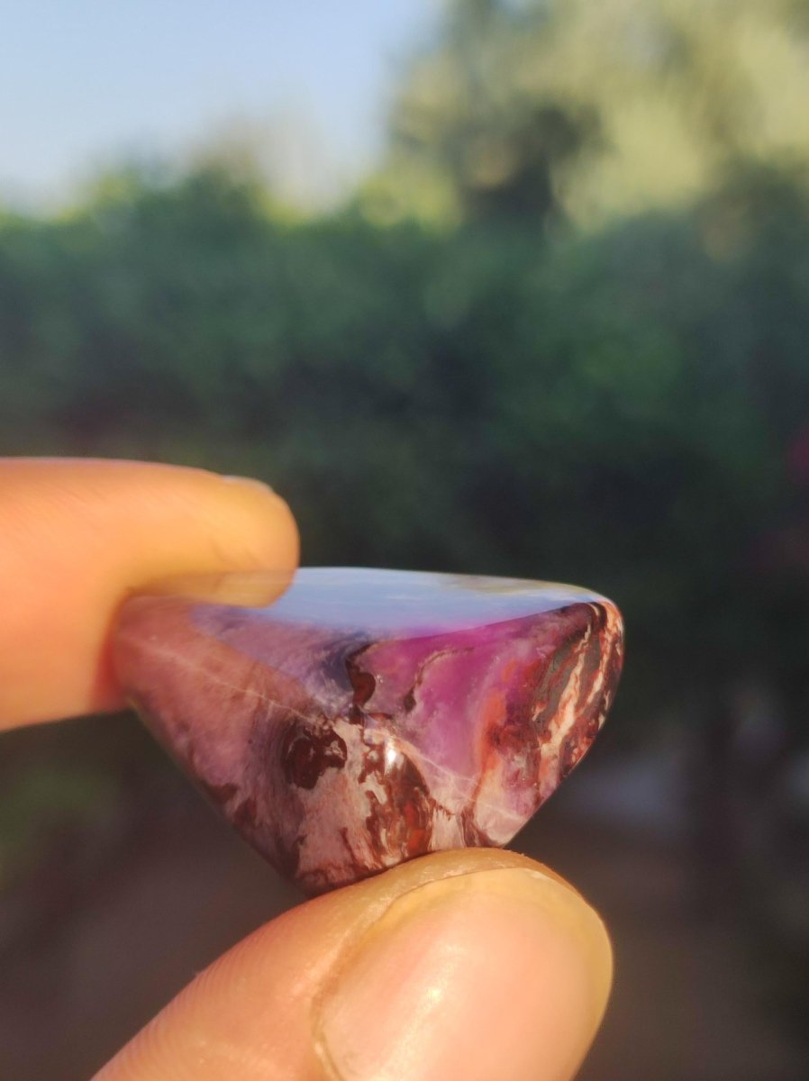 Sugilith "Gel" + Bustamit - Sammler Deko Heilstein lila Handschmeichler Rarität Meditation Energie Edelstein Kristall Wert Natürlich Unikat - Art of Nature Berlin