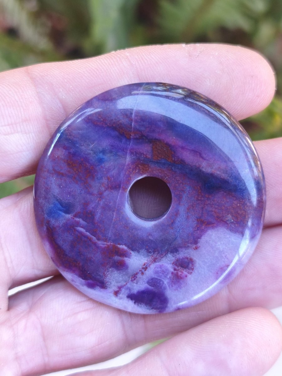 Sugilith Gel Richterit AAA Kette 90s Vintage Donut Edelstein Kristall Rarität Selten Sammler lila Anhänger rund Geschenk Mann Frau Er Sie - Art of Nature Berlin