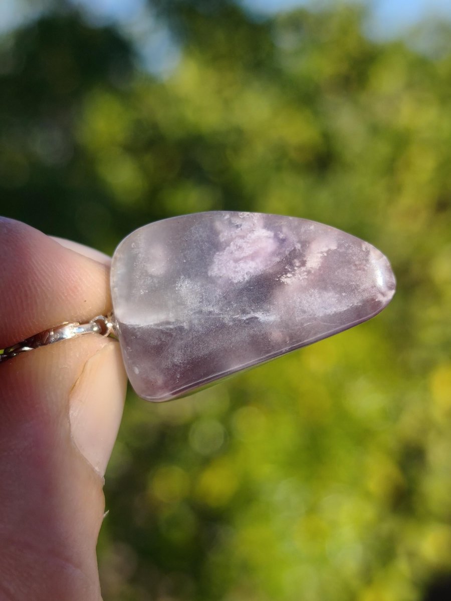 Sugilith-Quarz Kette inkl. 925 Silberöse lila Edelstein Unikat Ethno Natur Heilstein Rarität Selten Flash Wow Sammler Investition Edel - Art of Nature Berlin