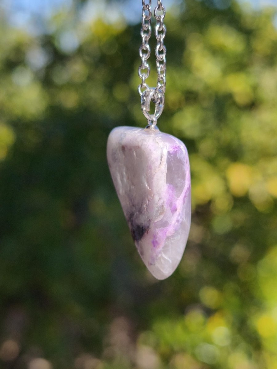 Sugilith Quarz Kette inkl. 925 Silberöse lila Edelstein Unikat Ethno Natur Heilstein Rarität Selten Flash Wow Sammler Investition Edel - Art of Nature Berlin