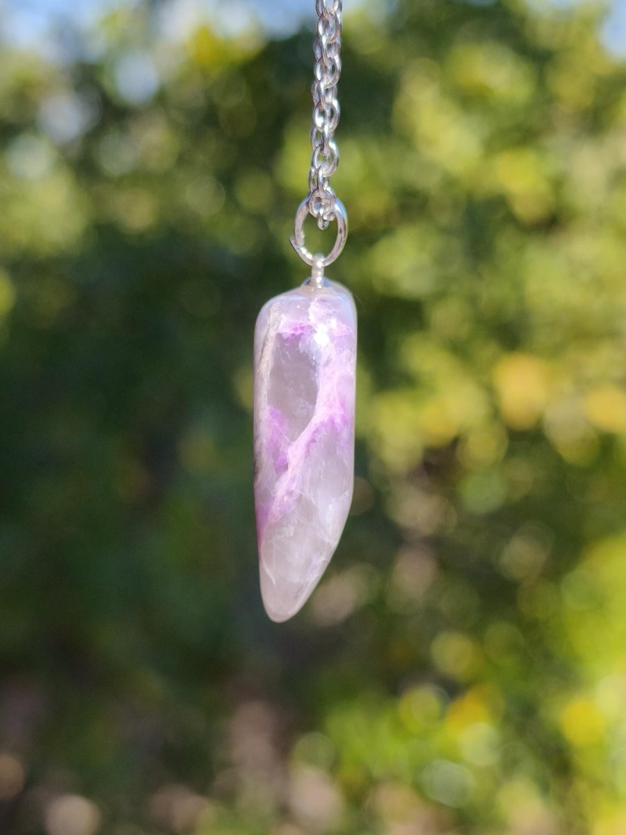 Sugilith Quarz Kette inkl. 925 Silberöse lila Edelstein Unikat Ethno Natur Heilstein Rarität Selten Flash Wow Sammler Investition Edel - Art of Nature Berlin