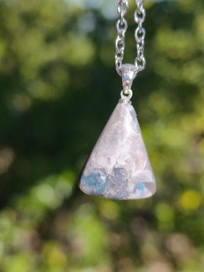 Sugilith Richterit Kette inkl. 925 Silberöse lila Edelstein Unikat Ethno Natur Heilstein Rarität Selten Flash Wow Sammler Investition Edel - Art of Nature Berlin