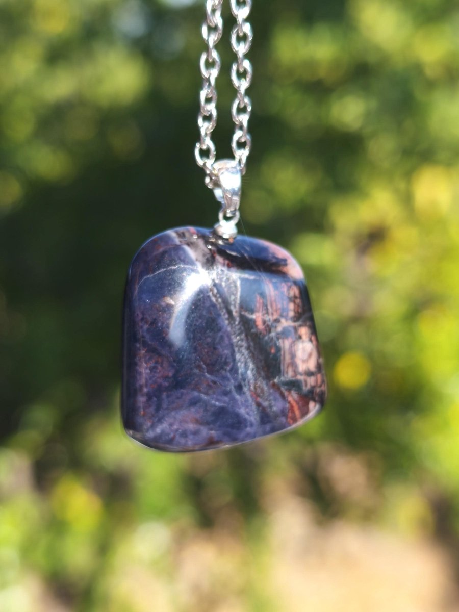 Sugilith Richterit Kette inkl. 925 Silberöse lila Edelstein Unikat Ethno Natur Heilstein Rarität Selten Flash Wow Sammler Investition Edel - Art of Nature Berlin