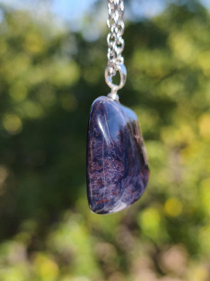 Sugilith Richterit Kette inkl. 925 Silberöse lila Edelstein Unikat Ethno Natur Heilstein Rarität Selten Flash Wow Sammler Investition Edel - Art of Nature Berlin