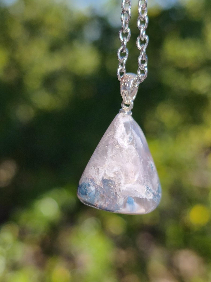 Sugilith Richterit Kette inkl. 925 Silberöse lila Edelstein Unikat Ethno Natur Heilstein Rarität Selten Flash Wow Sammler Investition Edel - Art of Nature Berlin