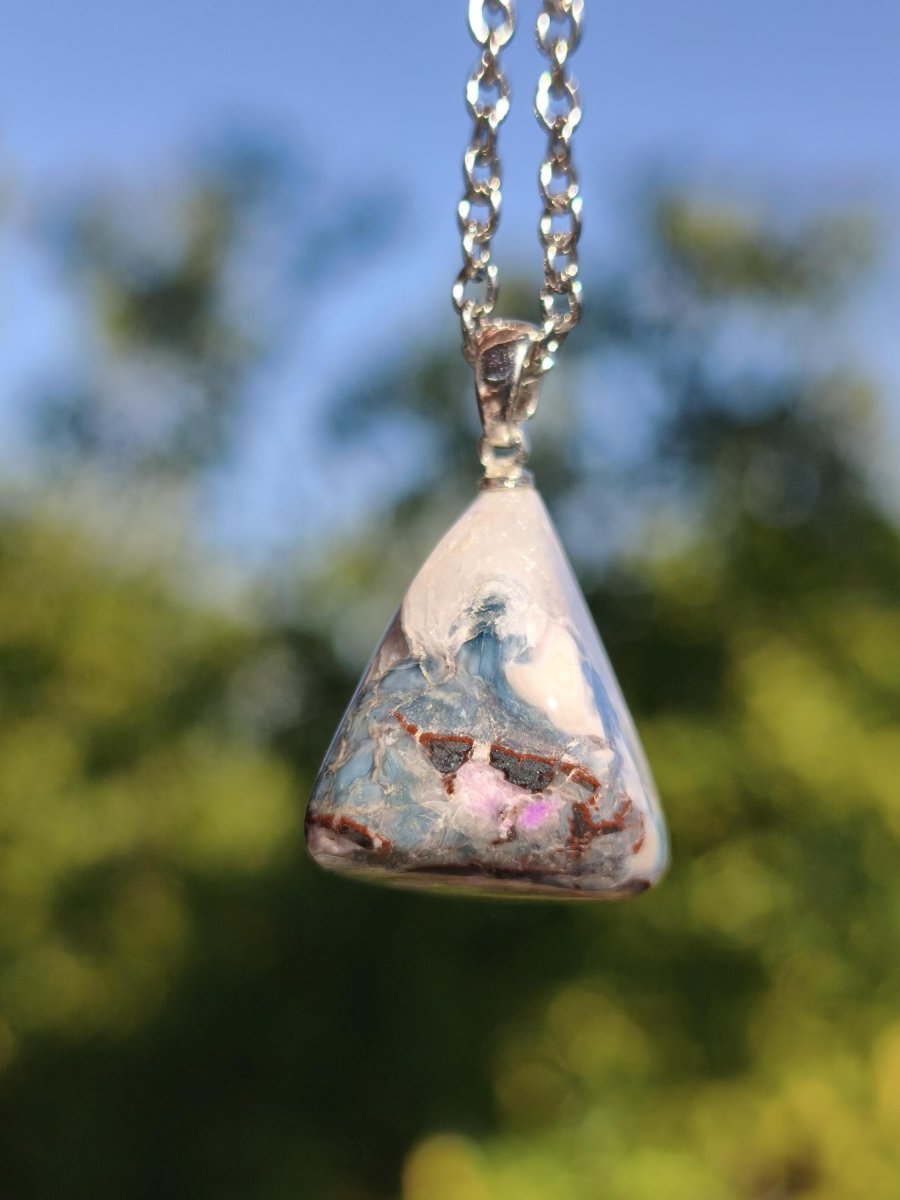 Sugilith Richterit Kette inkl. 925 Silberöse lila Edelstein Unikat Ethno Natur Heilstein Rarität Selten Flash Wow Sammler Investition Edel - Art of Nature Berlin