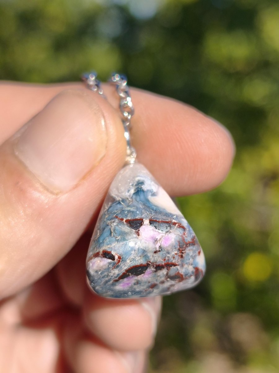 Sugilith Richterit Kette inkl. 925 Silberöse lila Edelstein Unikat Ethno Natur Heilstein Rarität Selten Flash Wow Sammler Investition Edel - Art of Nature Berlin