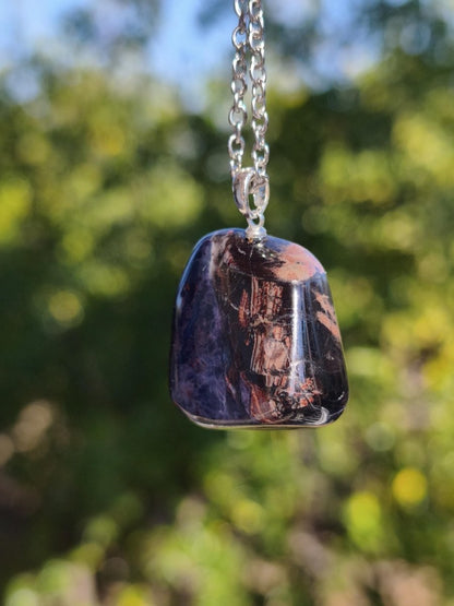 Sugilith Richterit Kette inkl. 925 Silberöse lila Edelstein Unikat Ethno Natur Heilstein Rarität Selten Flash Wow Sammler Investition Edel - Art of Nature Berlin