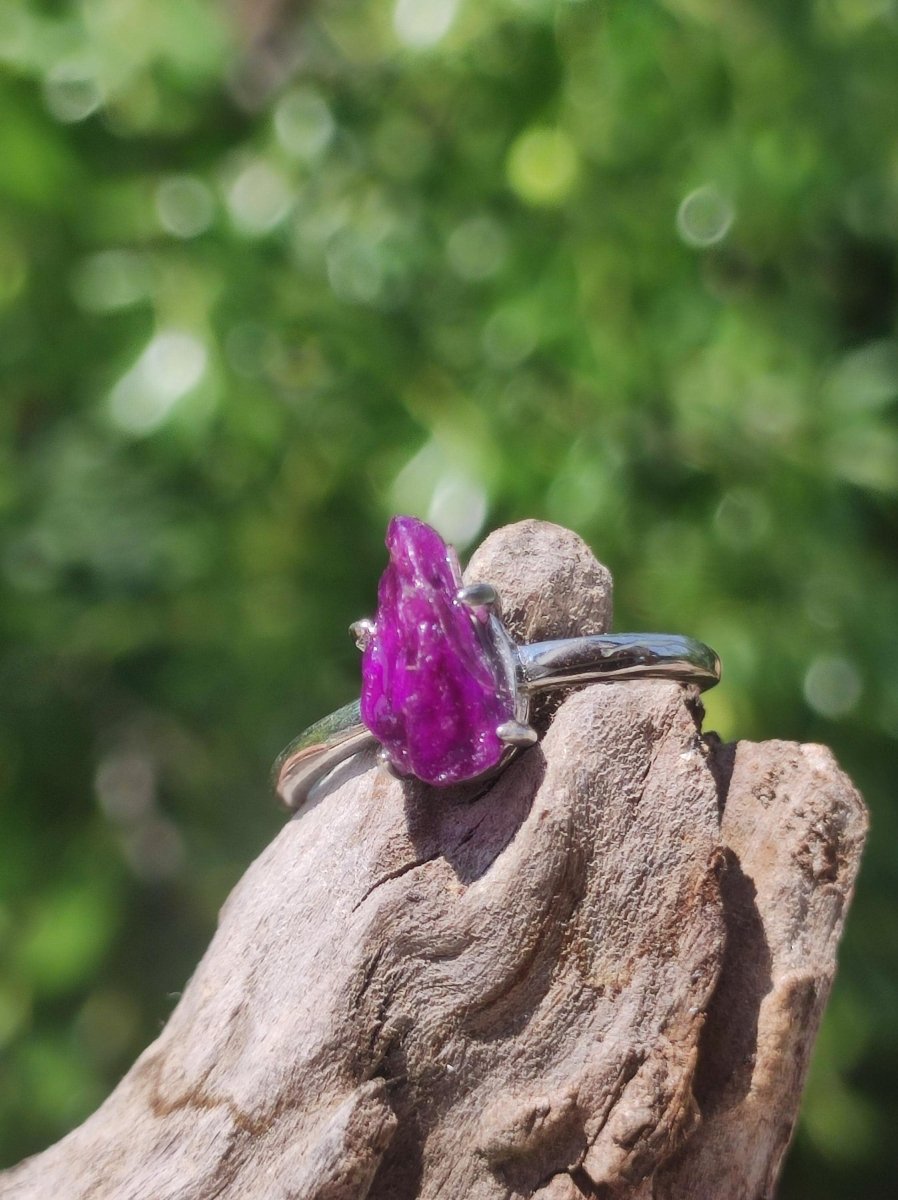 Sugilith Ring ~ Roh Sugilite 925 Sterling Silber Edelstein Heilstein lila Natur Frau Geschenk Sie Mutter Geburtstag Kristall Selten Rarität - Art of Nature Berlin