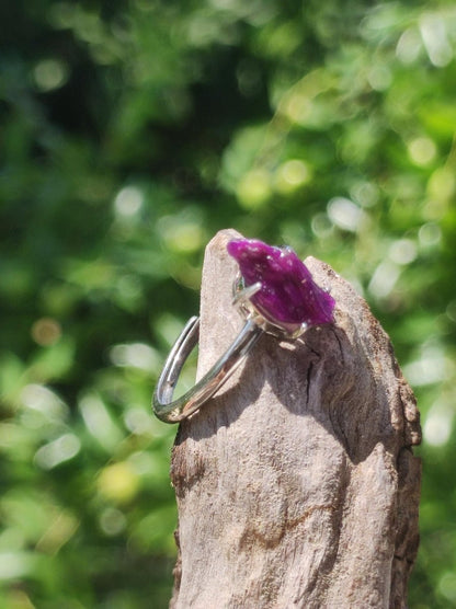 Sugilith Ring ~ Roh Sugilite 925 Sterling Silber Edelstein Heilstein lila Natur Frau Geschenk Sie Mutter Geburtstag Kristall Selten Rarität - Art of Nature Berlin