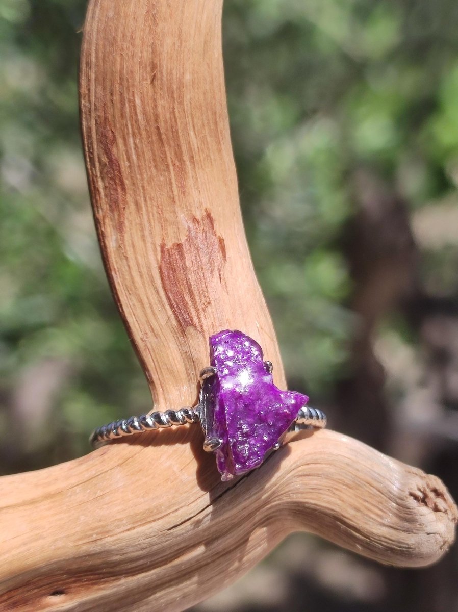 Sugilith Ring ~ Roh Sugilite ~ 925 Sterling Silber ~ Edelstein lila Heilstein Frau Geschenk Sie Muttertag Oma Weihnachten Kristall Natur - Art of Nature Berlin