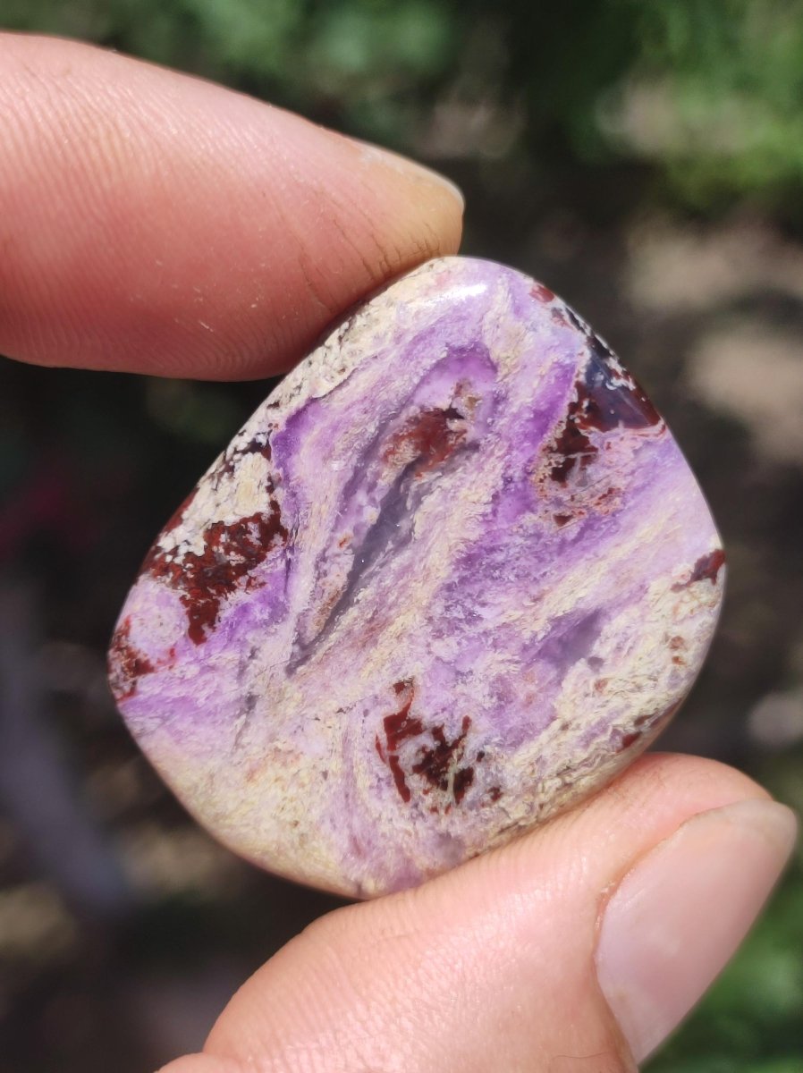 Sugilith - Sammler Deko Heilstein lila Handschmeichler Rarität Meditation Energie Edelstein Kristall Investition Wertanlage Natürlich Unikat - Art of Nature Berlin