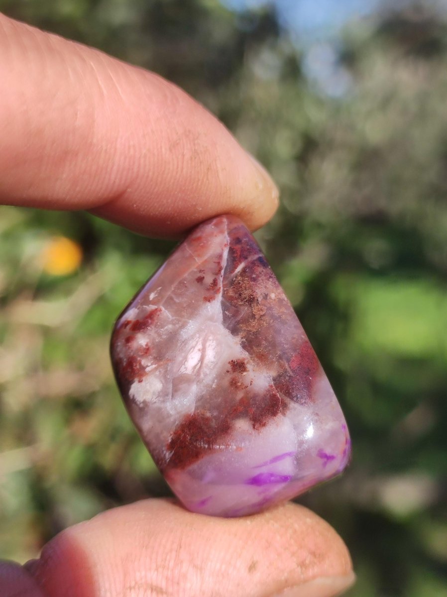 Sugilith - Sammler Deko Heilstein lila Handschmeichler Rarität Meditation Energie Edelstein Kristall Investition Wertanlage Natürlich Unikat - Art of Nature Berlin