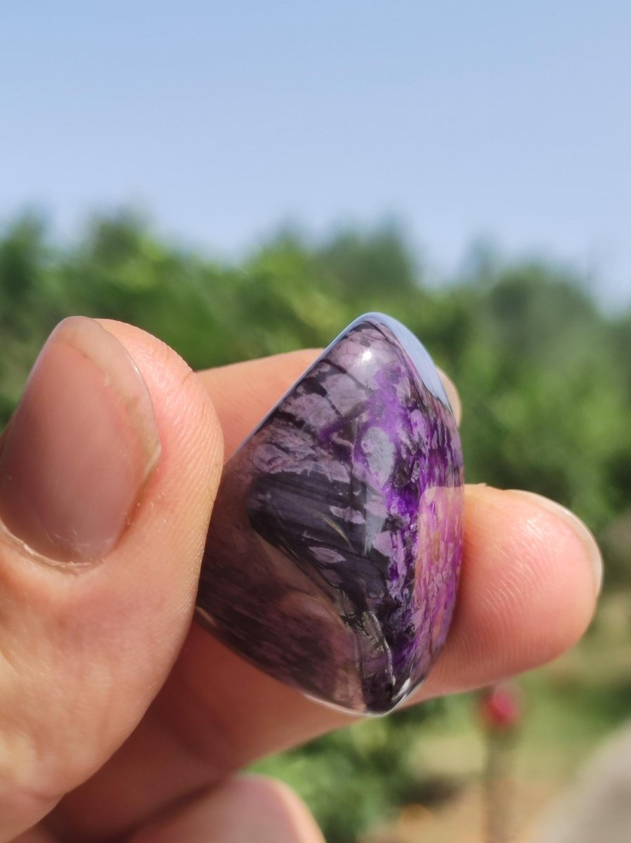 Sugilith - Sammler Deko Heilstein lila Handschmeichler Rarität Meditation Energie Edelstein Kristall Investition Wertanlage Natürlich Unikat - Art of Nature Berlin