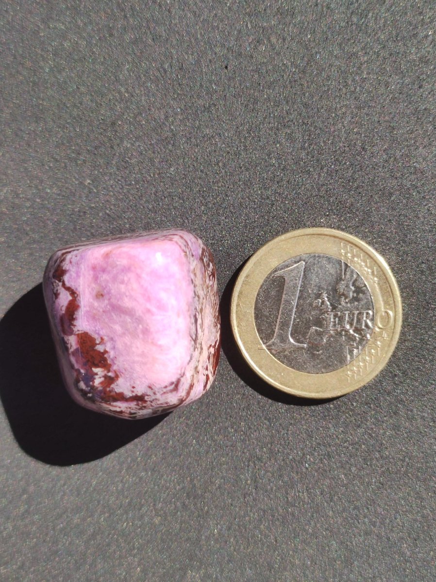 Sugilith - Sammler Deko Heilstein lila Handschmeichler Rarität Meditation Energie Edelstein Kristall Investition Wertanlage Natürlich Unikat - Art of Nature Berlin