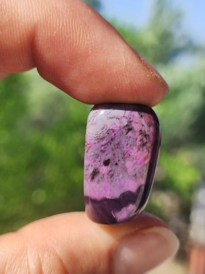 Sugilith - Sammler Deko Heilstein lila Handschmeichler Rarität Meditation Energie Edelstein Kristall Investition Wertanlage Natürlich Unikat - Art of Nature Berlin