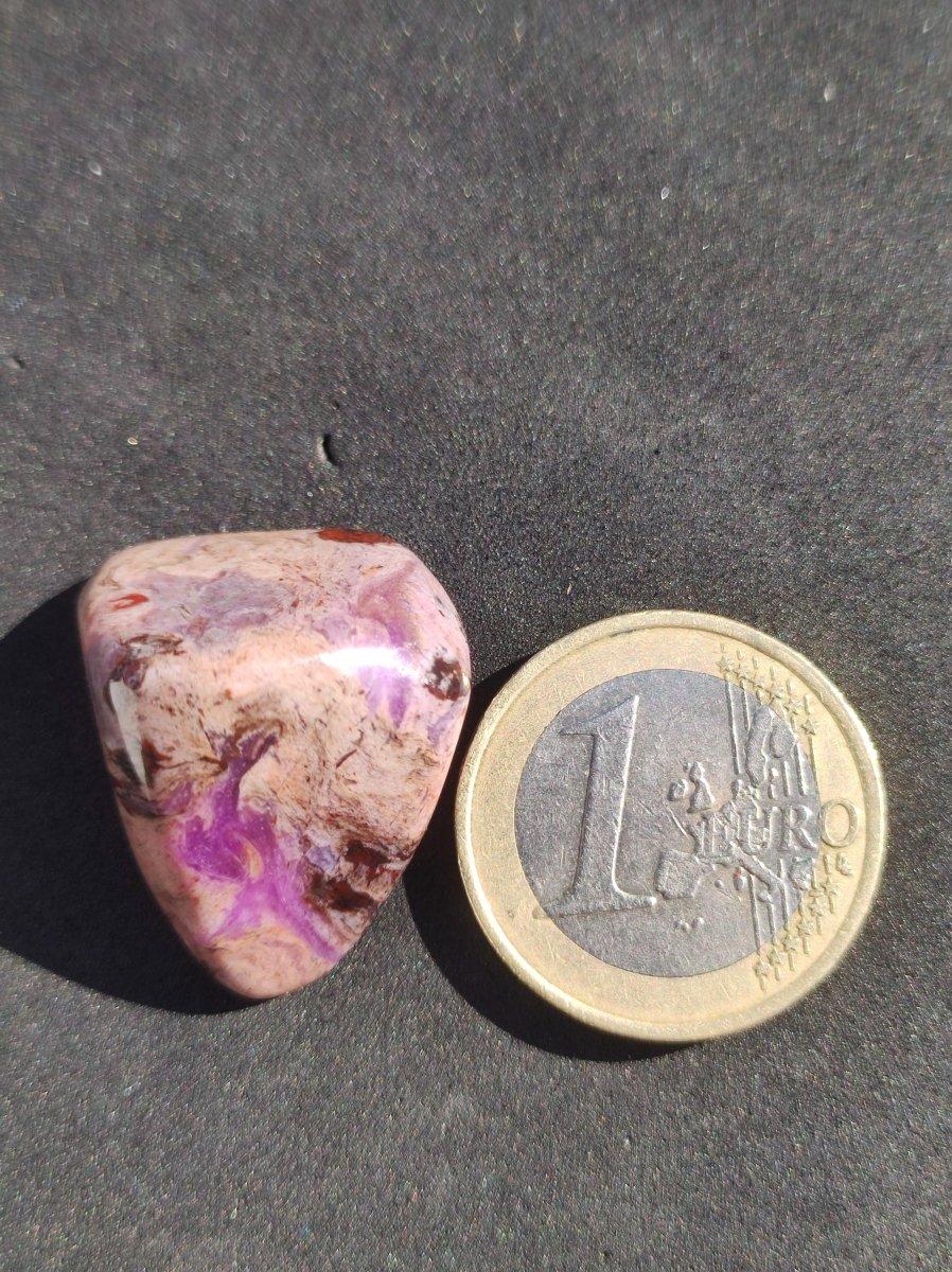 Sugilith - Sammler Deko Heilstein lila Handschmeichler Rarität Meditation Energie Edelstein Kristall Investition Wertanlage Natürlich Unikat - Art of Nature Berlin