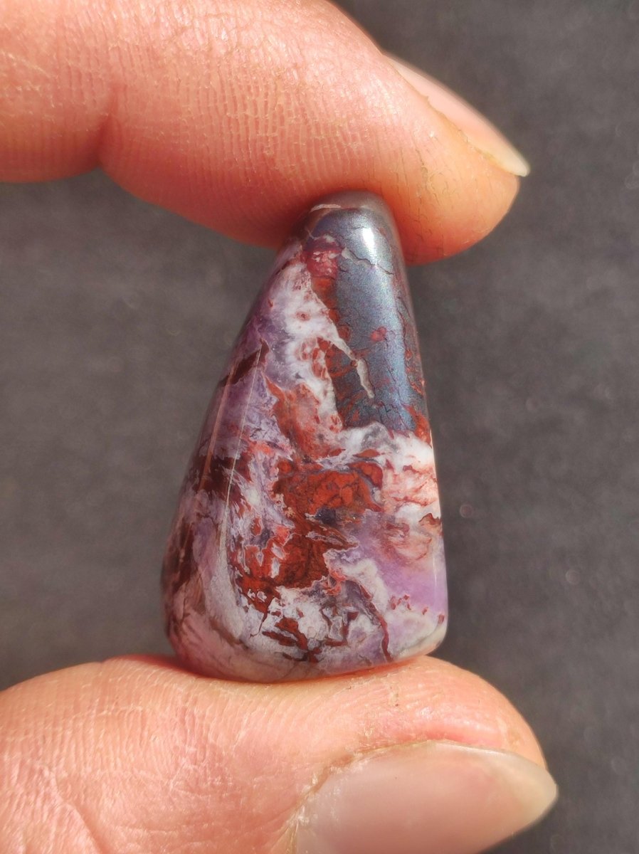 Sugilith - Sammler Deko Heilstein lila Handschmeichler Rarität Meditation Energie Edelstein Kristall Investition Wertanlage Natürlich Unikat - Art of Nature Berlin