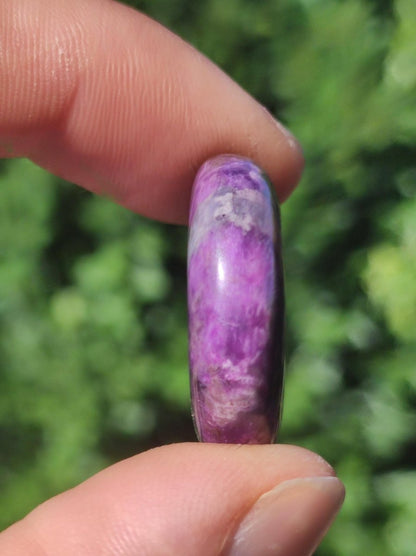 Sugilith Schutz Donut Edelstein Kristall Heilstein Rarität Selten Sammler Sugilit lila Anhänger rund Geschenk Mann Frau Er Sie Freund violet - Art of Nature Berlin