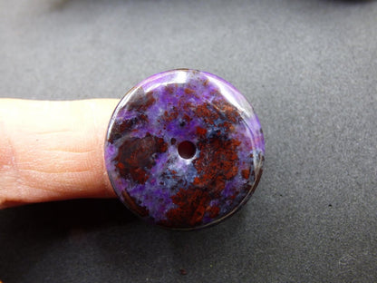 Sugilith Schutz Donut Edelstein Kristall Heilstein Rarität Selten Sammler Sugilit lila Anhänger rund Geschenk Mann Frau Er Sie Freund violet - Art of Nature Berlin