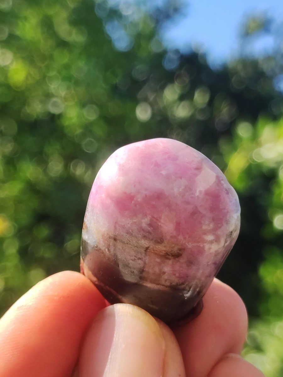 Sugilith Sugilite Edelstein Kette Kristall Heilstein Rarität Selten Sammler lila Anhänger rund Geschenk Mann Frau Er Sie Freund violet - Art of Nature Berlin