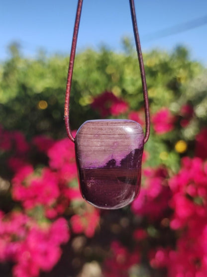 Sugilith Sugilite Edelstein Kette Kristall Heilstein Rarität Selten Sammler lila Anhänger rund Geschenk Mann Frau Er Sie Freund violet - Art of Nature Berlin