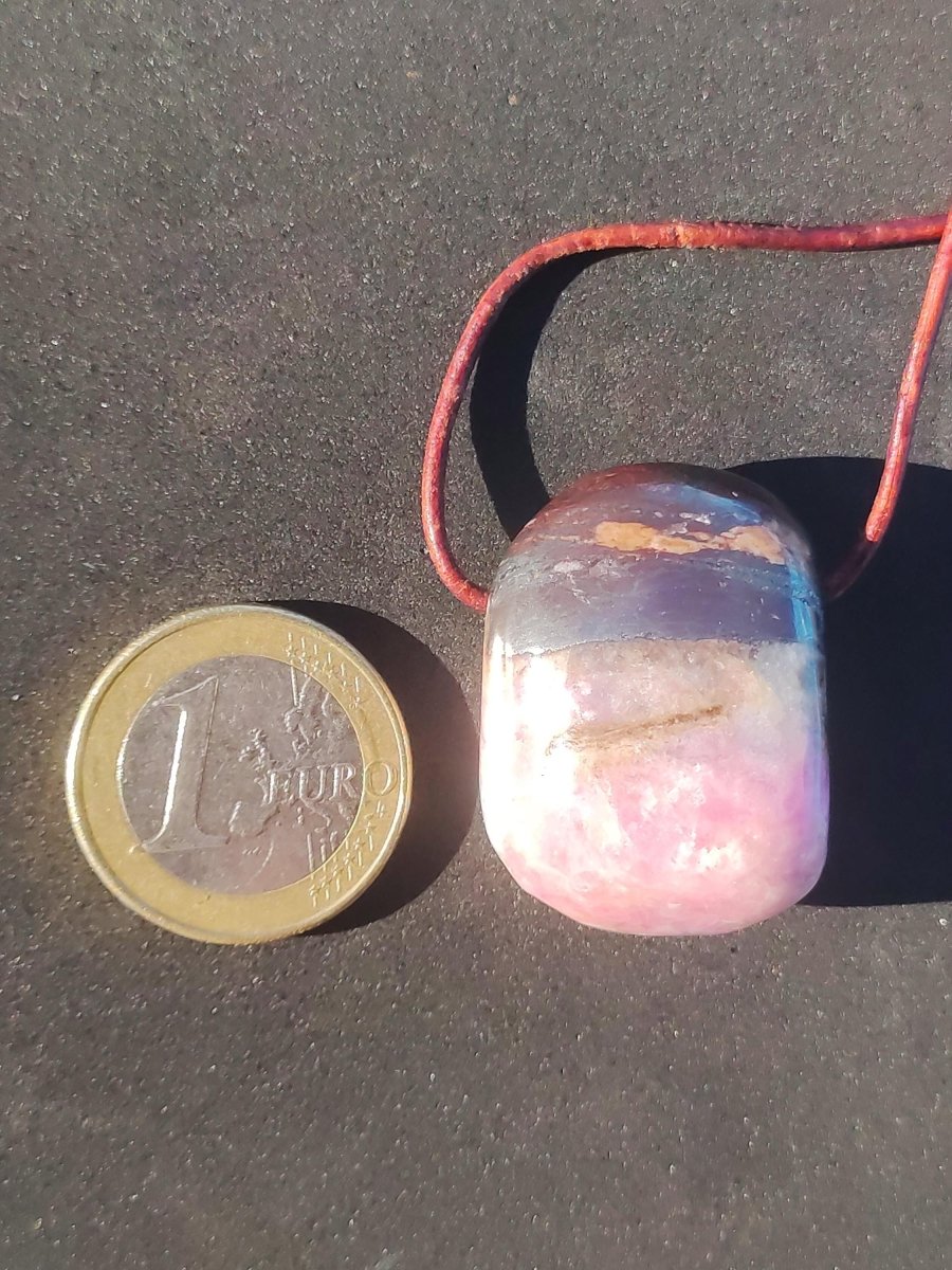 Sugilith Sugilite Edelstein Kette Kristall Heilstein Rarität Selten Sammler lila Anhänger rund Geschenk Mann Frau Er Sie Freund violet - Art of Nature Berlin